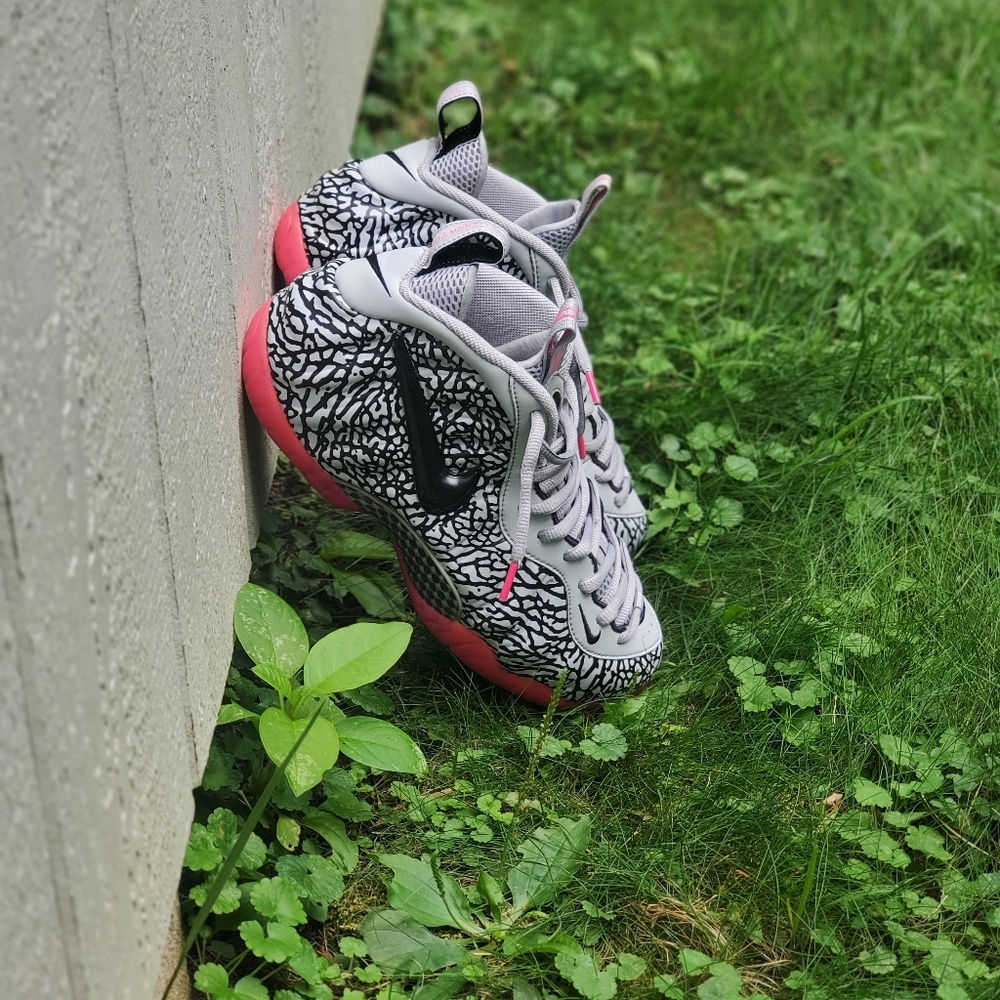 WOLF GREY/BLACK-HYPER PINK FOAMPOSITES